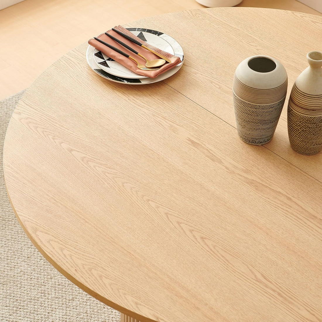 47.24-Inch Round Dining Table Fluted for 4-6 People, Modern Mid-Century Circle Kitchen Table with Two-Part Tabletop & Engineered Wood Stripe Columns Base, Oak Wood Veneer Tabletop, Metal Frame